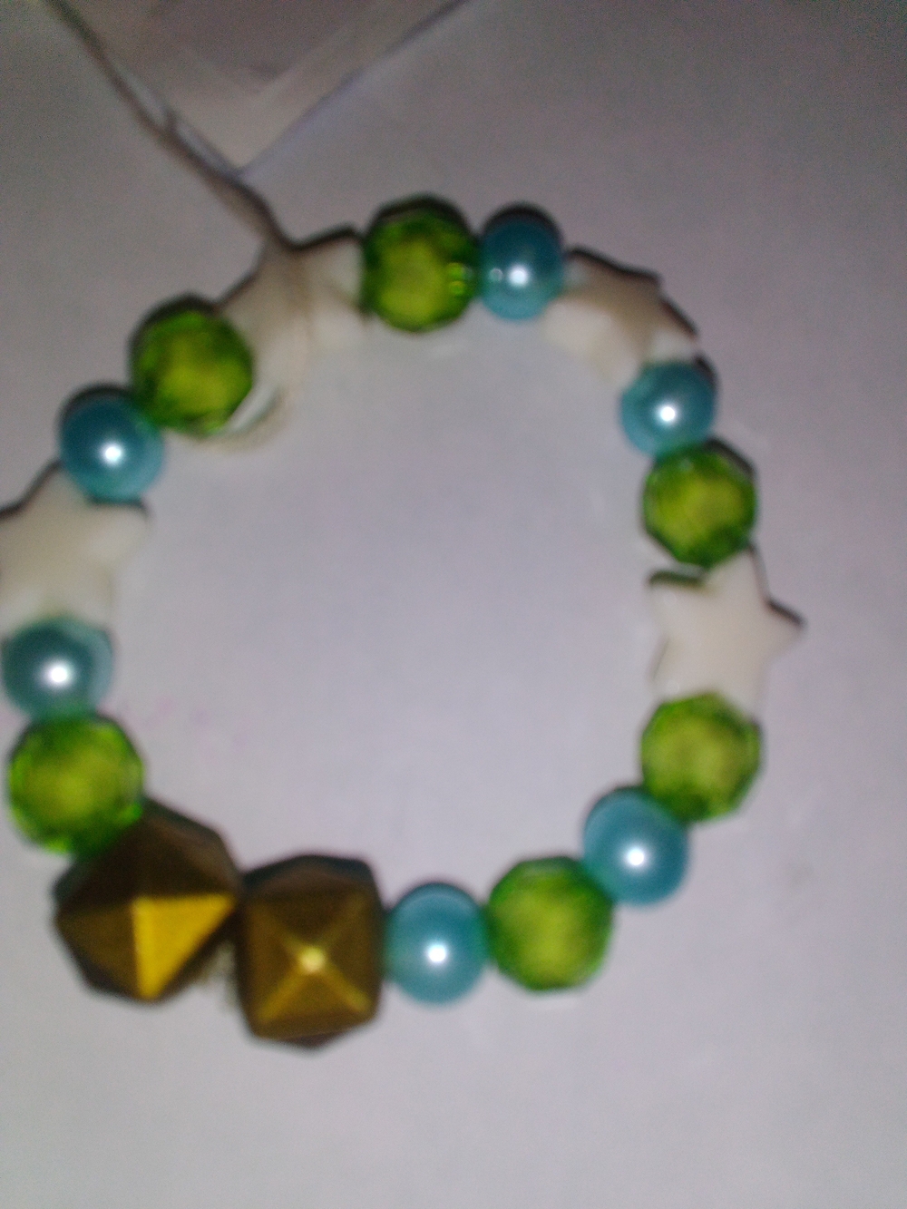 Beaded Stretch Bracelet in Green, light Blue Pearl Bead & White Stars